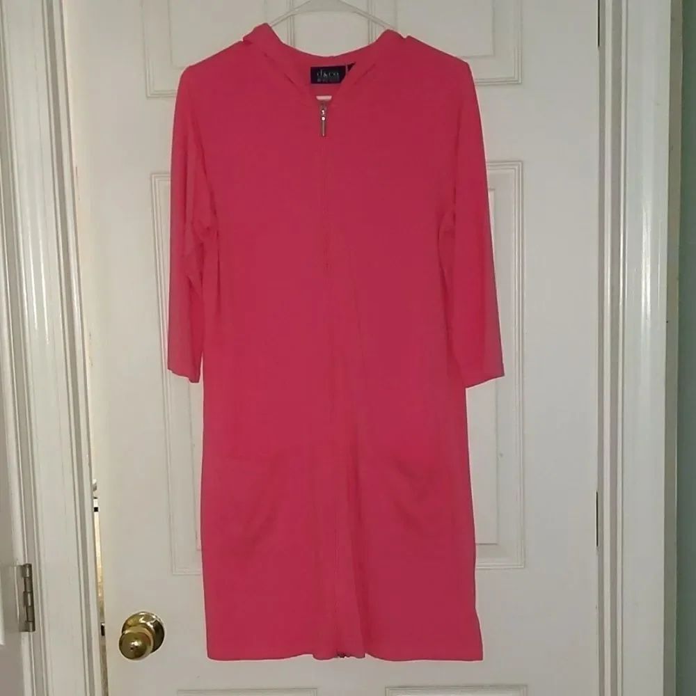 D & Co Beach hooded cover-up Sz XS NWOT